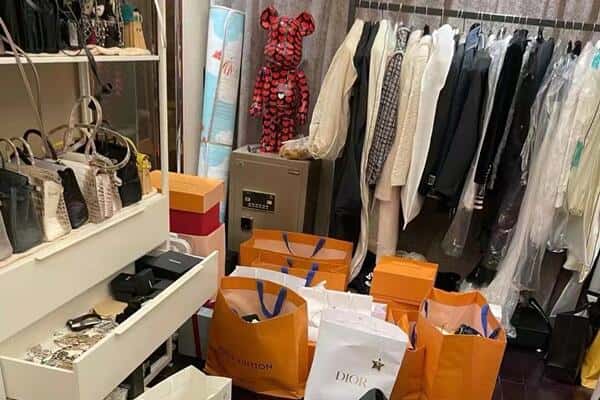 平鲁区回收一线品牌衣服